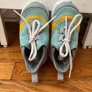 Toddler puma sneakers